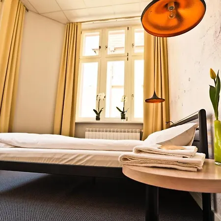 Sleep In & Stary Rynek Vandrarhem *