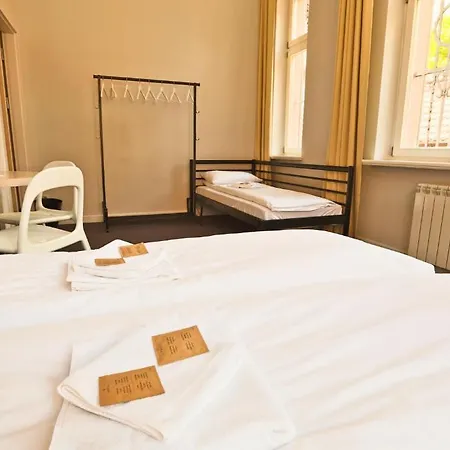 بيت شباب Sleep In & Stary Rynek بوزنان